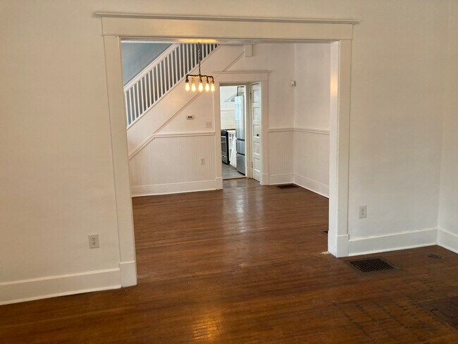 Building Photo - 328 E 12th St