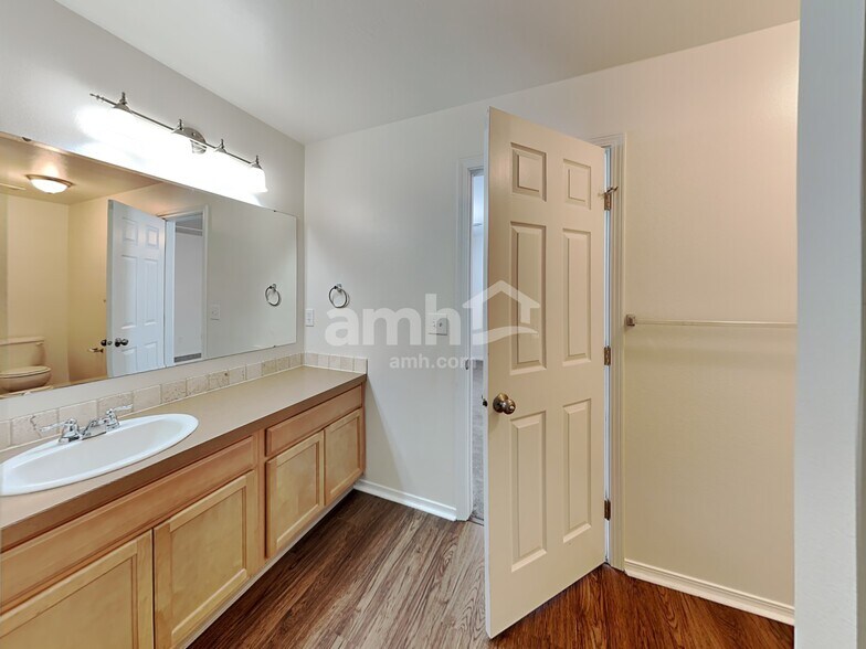 Building Photo - 19637 Cumberland Way