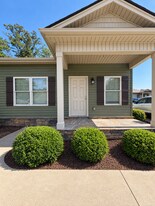 Building Photo - 105 Briar Ln