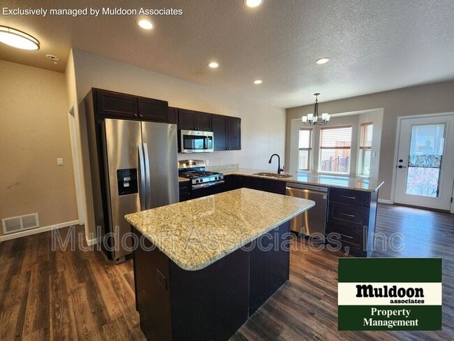 Building Photo - 326 N Longmont Dr