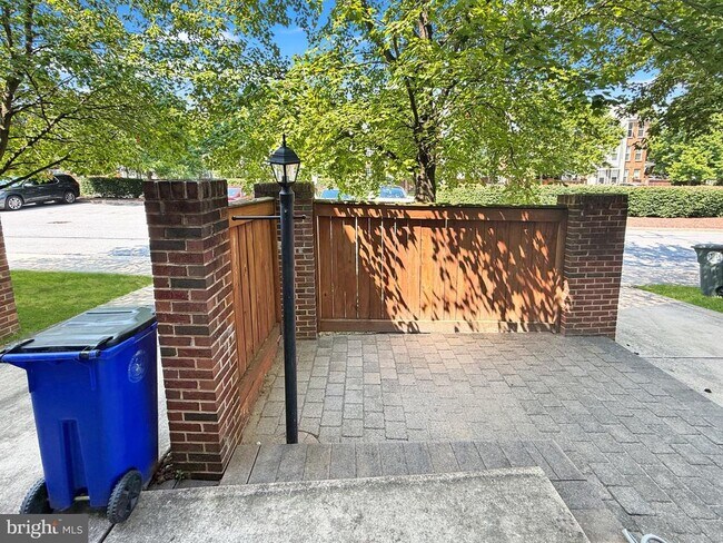 Building Photo - 113 Whiskey Creek Cir