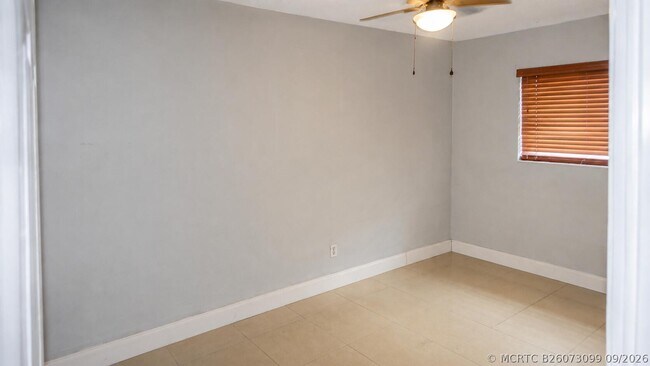Building Photo - 2631 SW 13th Ave