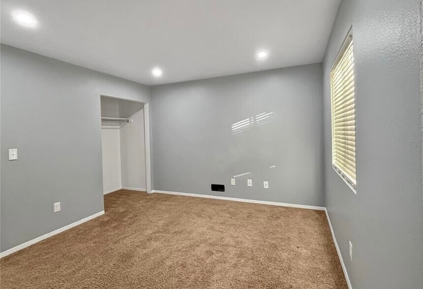 Building Photo - 3033 Starlight Cir