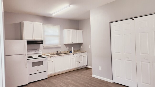 Building Photo - 2102 Adams Ave