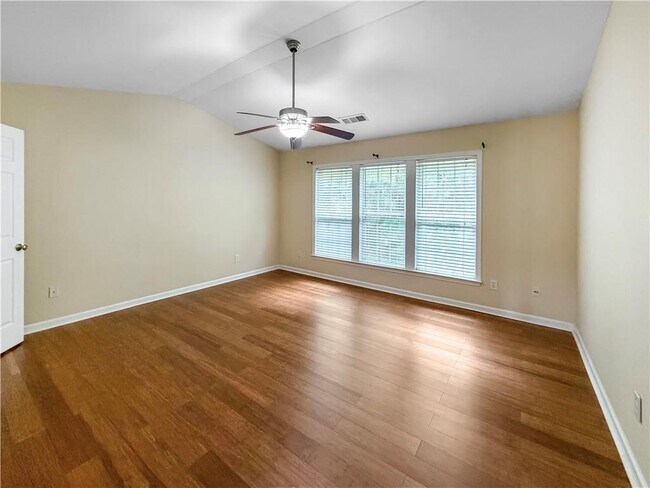 Building Photo - 2380 Fairlie Dr