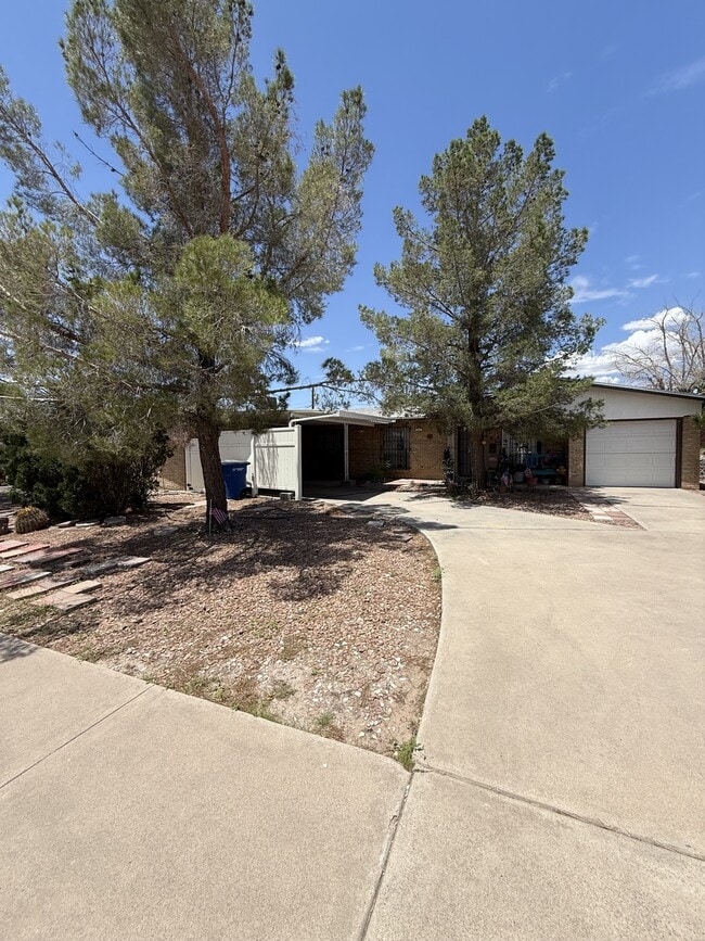Primary Photo - 6828 Escondido Dr