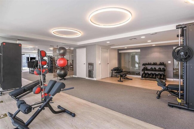 Building Photo - 415 E Pine St