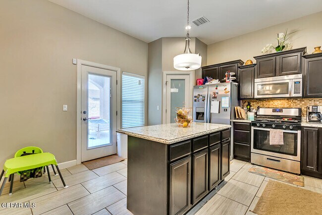 Building Photo - 14677 Rockbridge