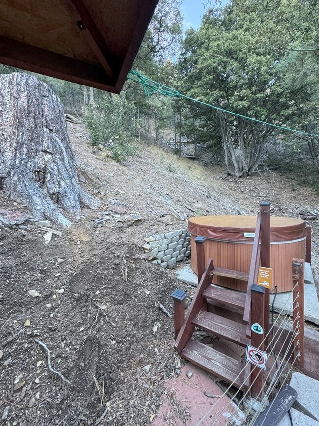 Building Photo - Unique Mountain Home!