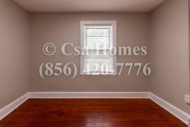 Building Photo - Newly Renovated 3 Bed, 1.5 Bath in Fairview!