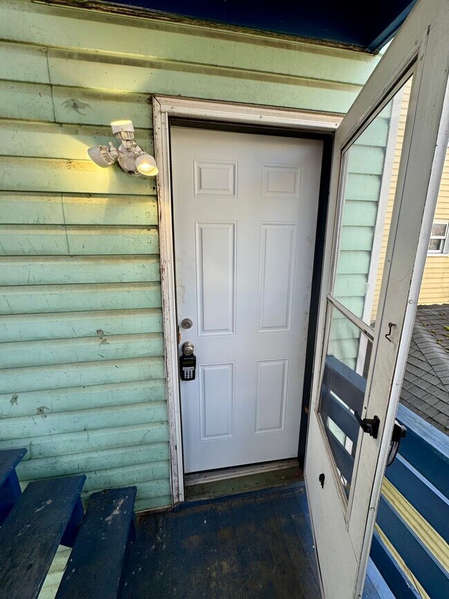 Building Photo - 542 5th Ave