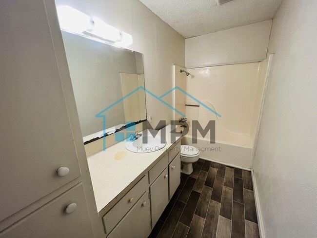 Building Photo - 48 Colonial Dr