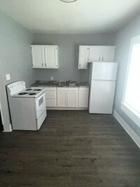 Building Photo - 732 W Richard Ave