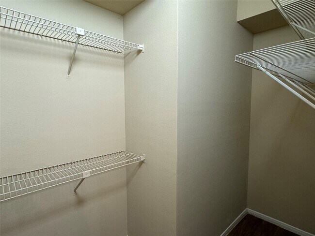 Building Photo - 6500 Harbor Town Dr