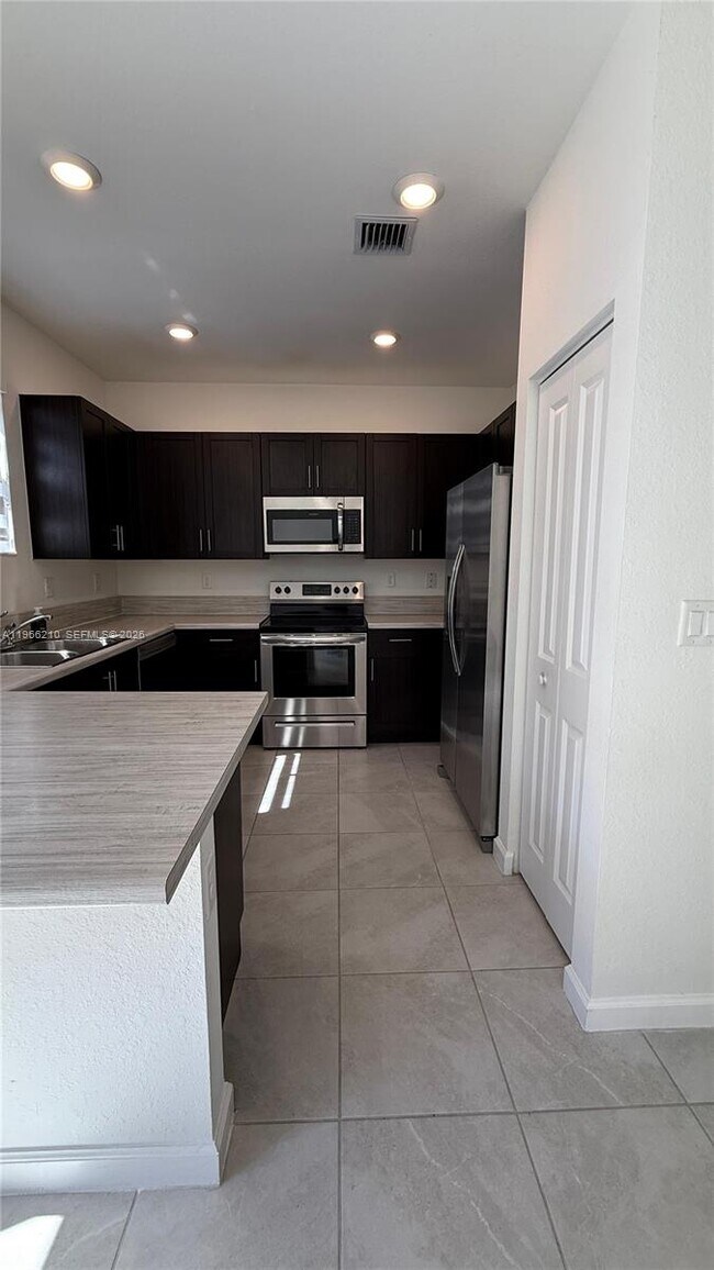 Building Photo - 11964 SW 244 Ln