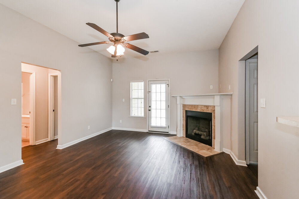Building Photo - 7852 Ridgedale Dr