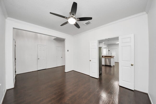 Building Photo - 20510 Pioneer Bend Ct