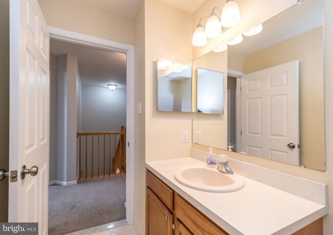 Building Photo - 5128 Barness Ct