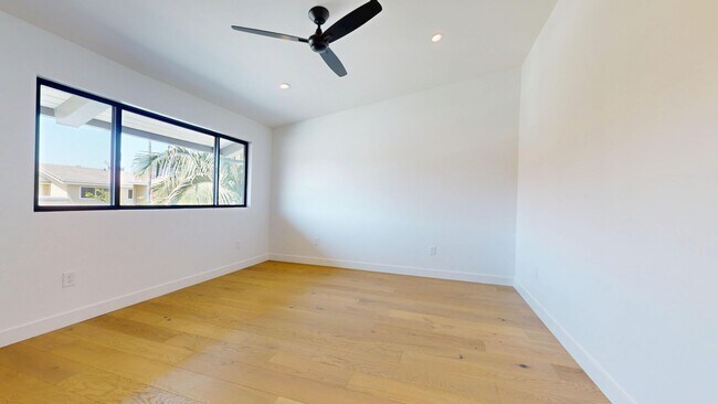 Building Photo - Gorgeous Fully Remodeled 5 Bedroom Home wi...