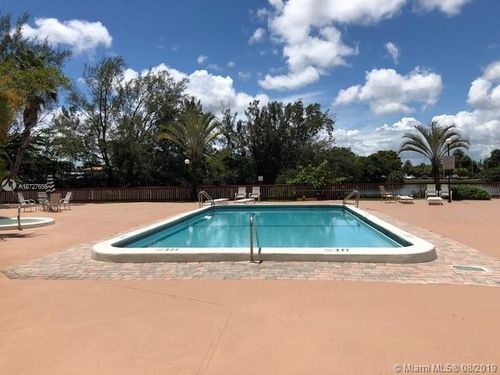 Building Photo - 1300 NE Miami Gardens Dr