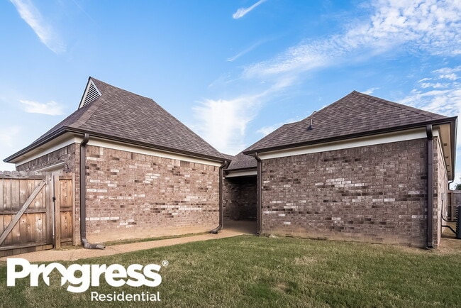 Building Photo - 4737 W Petite Lp