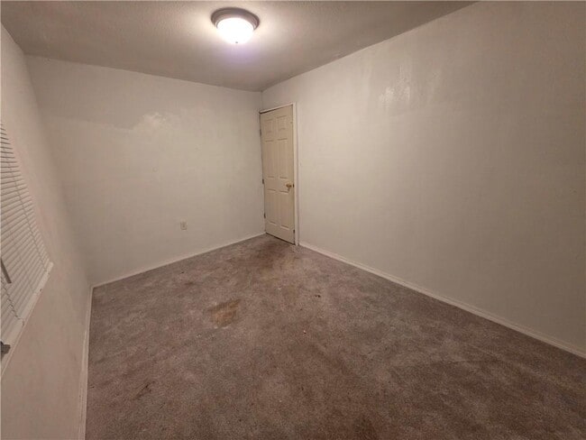 Building Photo - 14 Southern St