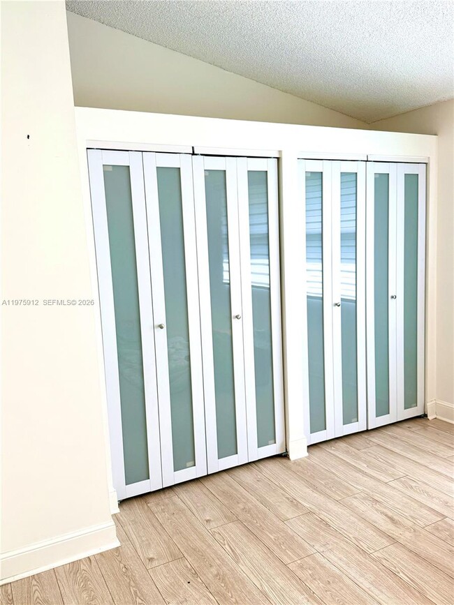 Building Photo - 2533 NE 15th St