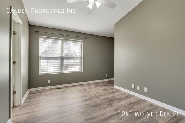Building Photo - 1041 Wolves Den Pl