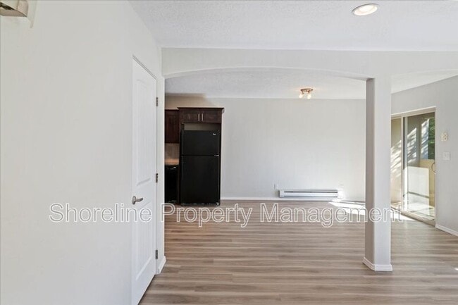Building Photo - 2607 N Lancaster Dr