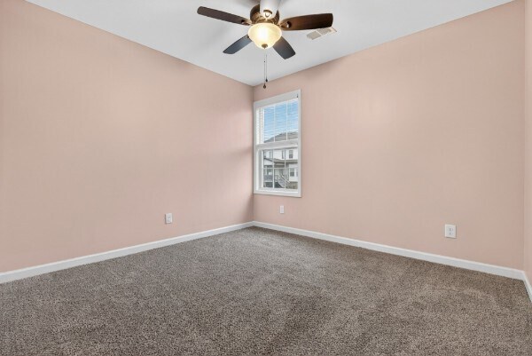 Building Photo - 525 Low Country Ct