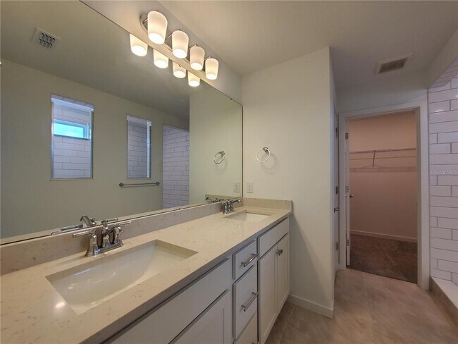 Building Photo - 6667 Depue Dr