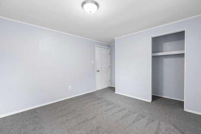 Building Photo - 7155 Gatewood Rd