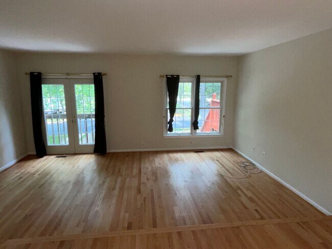 Building Photo - 1311 Templeton Pl