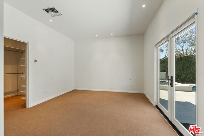 Building Photo - 5705 Sunnyslope Ave