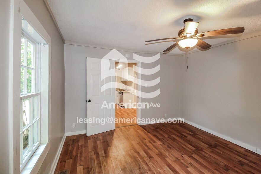 Building Photo - 5739 Springhill Ave