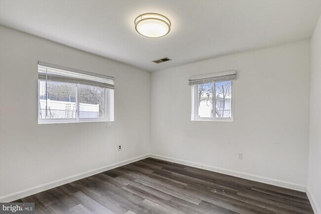 Building Photo - 4503 Traymore St