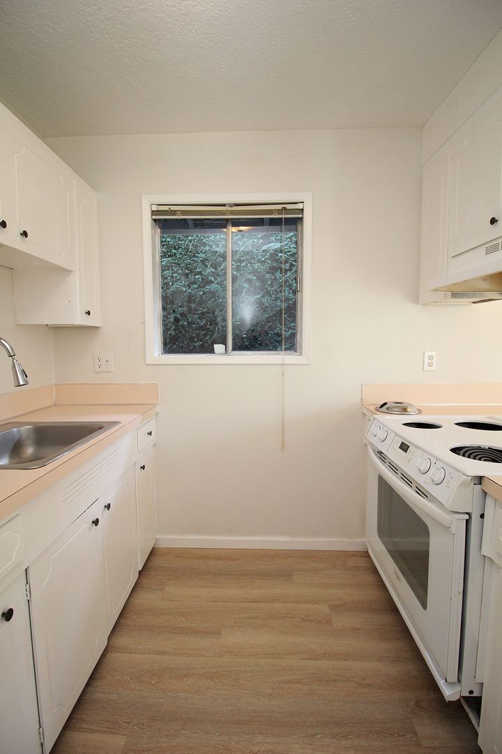 Building Photo - 8834 SE 9th Ave