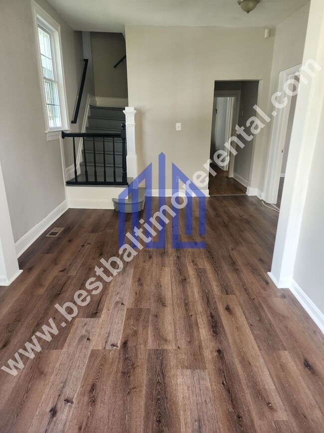 Building Photo - Spacious 8 Bedroom Single Family House in ...