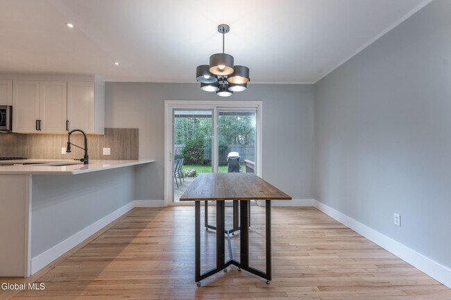 Building Photo - 3 Heather Ln