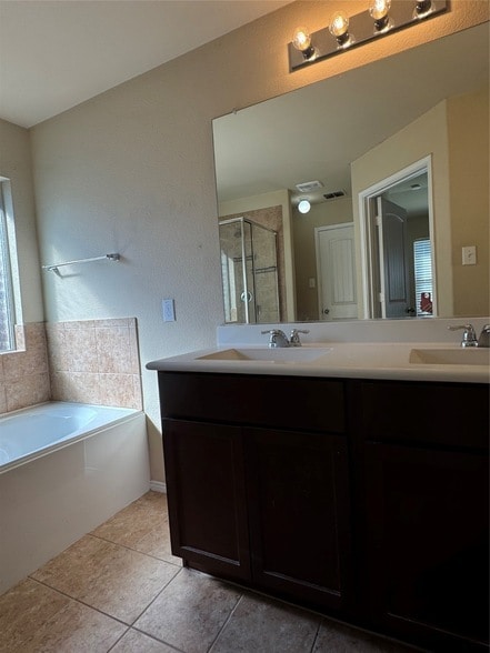 Building Photo - 2860 Houston Wood Dr