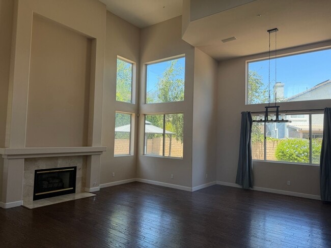 Building Photo - Single Family in The Vineyards in Oxnard