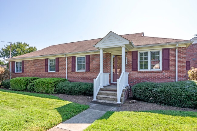 Building Photo - Stanley Court- No Cost Utilities *