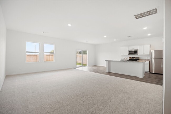 Building Photo - 8203 Vacek Xing Wy