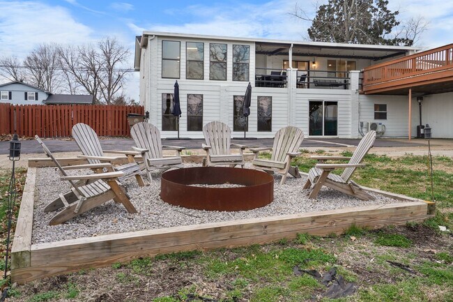 Building Photo - 6620 Upton Ln