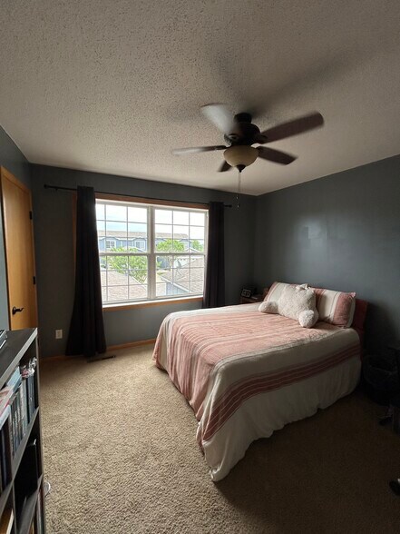 Building Photo - 506 Pointe Ct SW