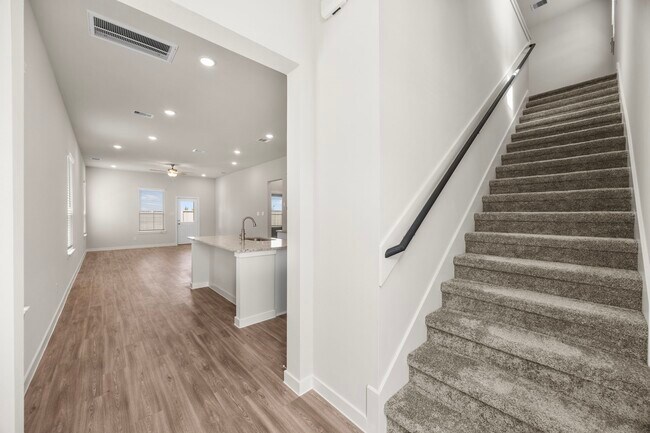 Building Photo - 12535 Llano Estacado Dr