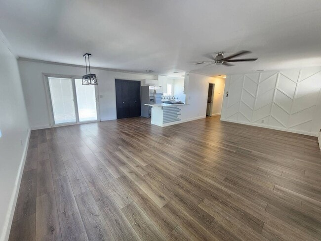 Building Photo - MUST SEE!!! Move in Ready! 3 Bedroom Home