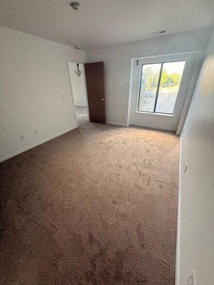 Building Photo - 42786 Lilley Pointe Dr