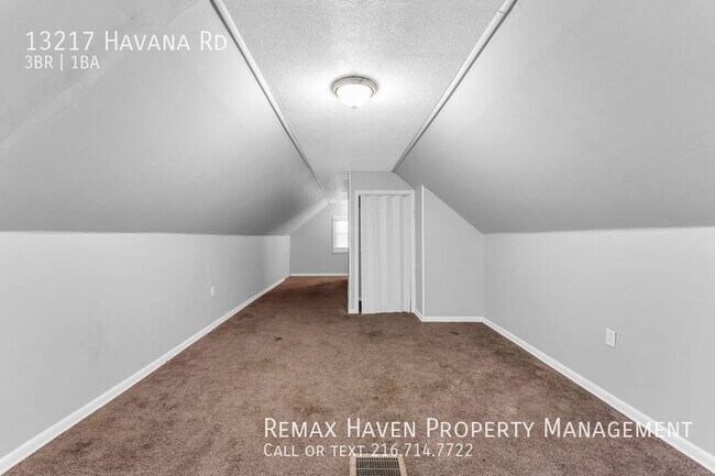 Building Photo - 13217 Havana Rd, Garfield Hts - Spacious 3...