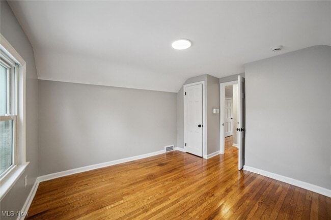 Building Photo - 5145 E 114th St